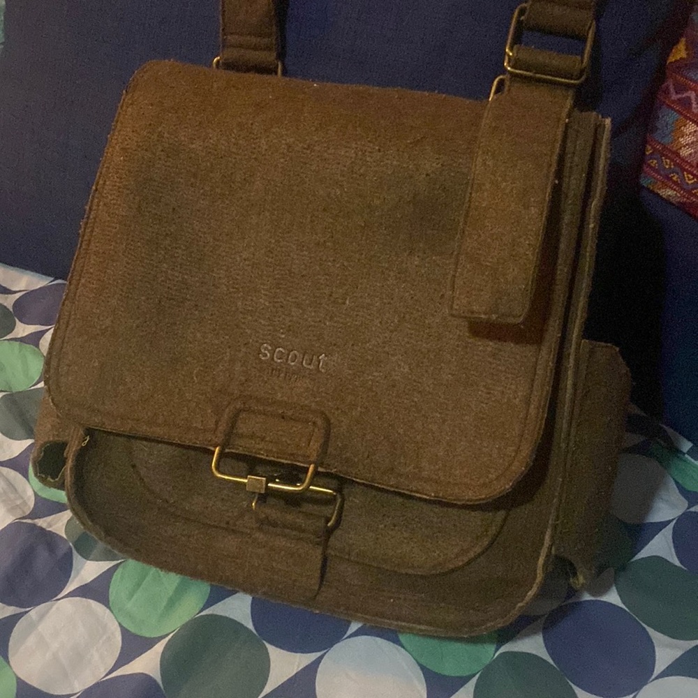 Scout by PPB male diaper bag heavy felt with wipe holder